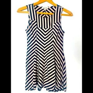 NWOT✨MONTEAU Striped Sleeveless HighLow Flare Top